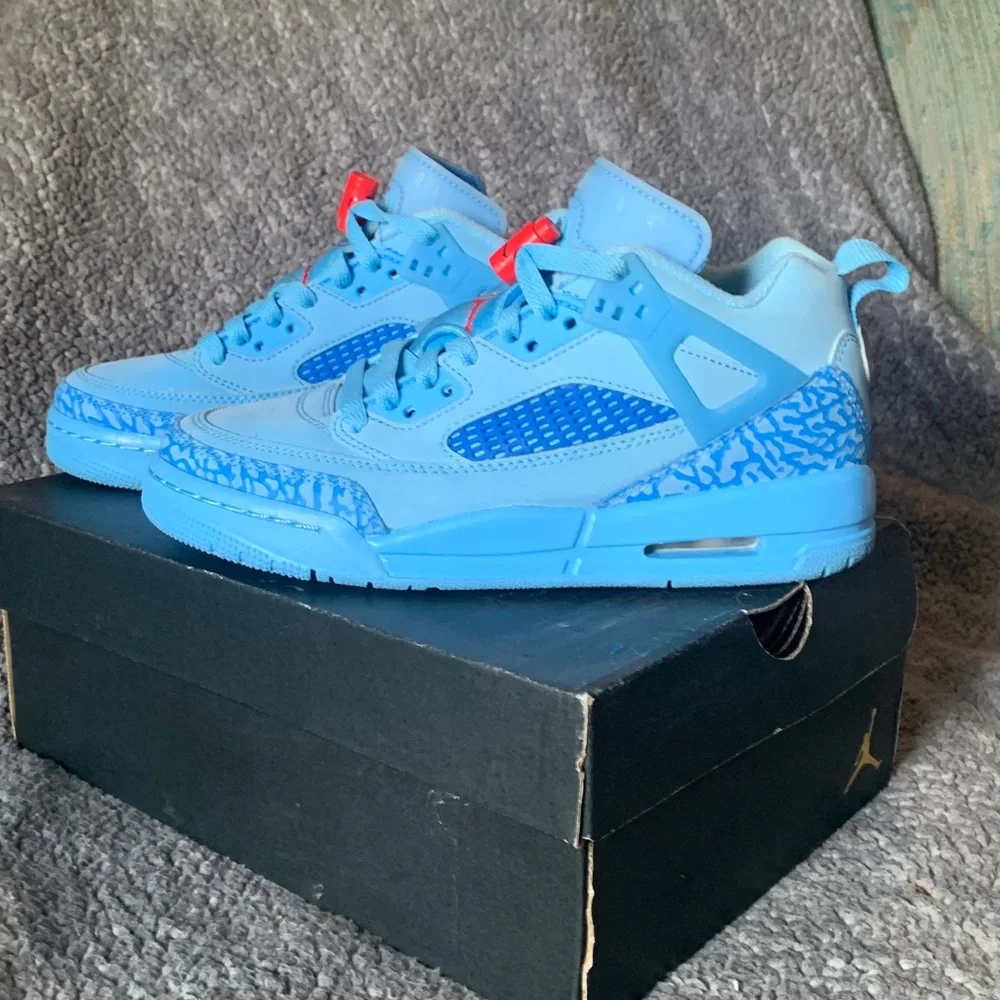 Air Jordan Spizike Low Blue Sneakers - Picture 3 of 8